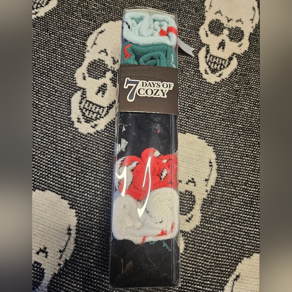 Nightmare Before Christmas Set of 7 Cozy Socks - Picture 3 of 6